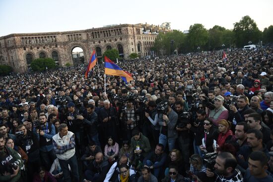 Protests surge in Yerevan