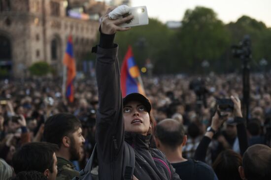 Protests surge in Yerevan