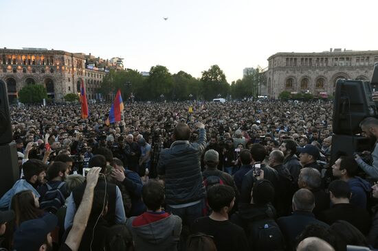 Protests surge in Yerevan