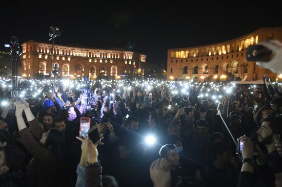 Protests surge in Yerevan