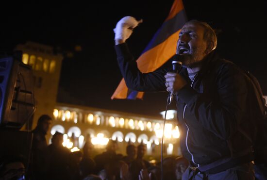 Protests surge in Yerevan