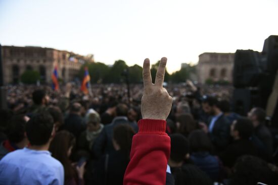 Protests surge in Yerevan