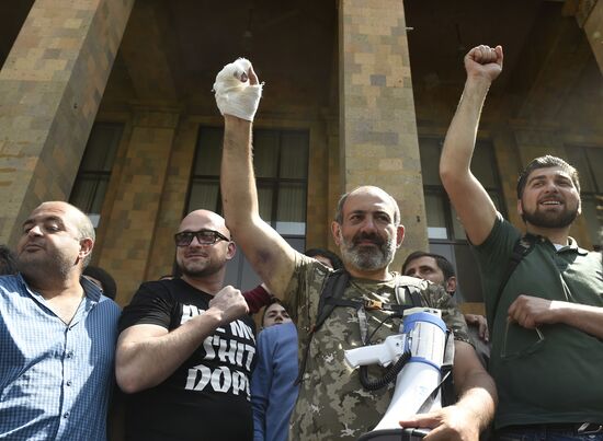 Opposition protests in Yerevan