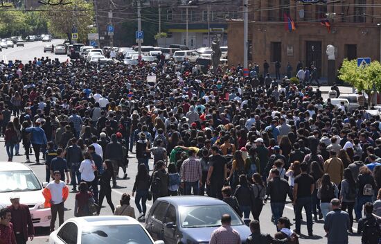 Opposition protests in Yerevan