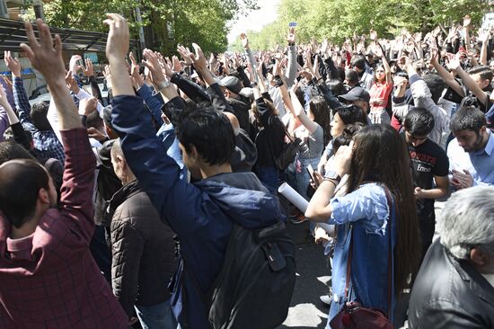 Opposition protests in Yerevan