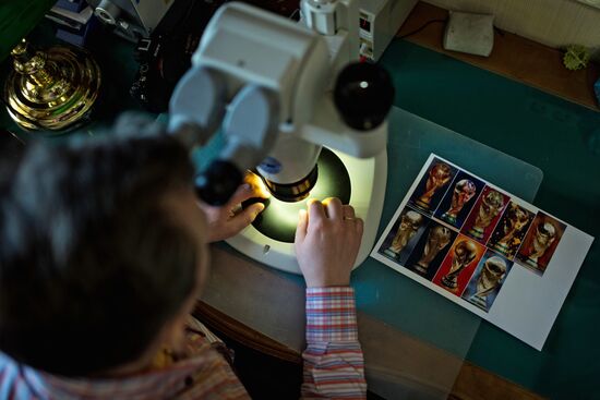 Novosibirsk master makes millimeter-and-a-half replica of 2018 FIFA World Cup mascot