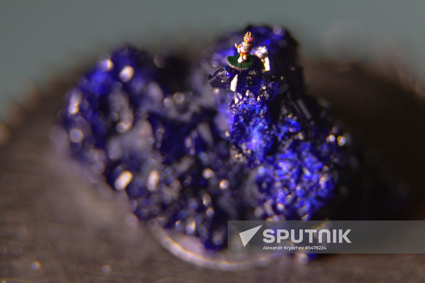 Novosibirsk master makes millimeter-and-a-half replica of 2018 FIFA World Cup mascot