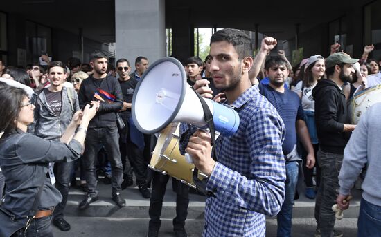 Opposition protests in Yerevan