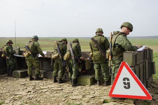 Firearms drill of the People's Militia of the Lugansk People's Republic