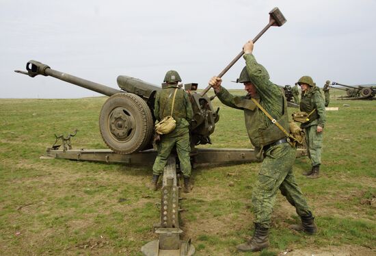 Firearms drill of the People's Militia of the Lugansk People's Republic