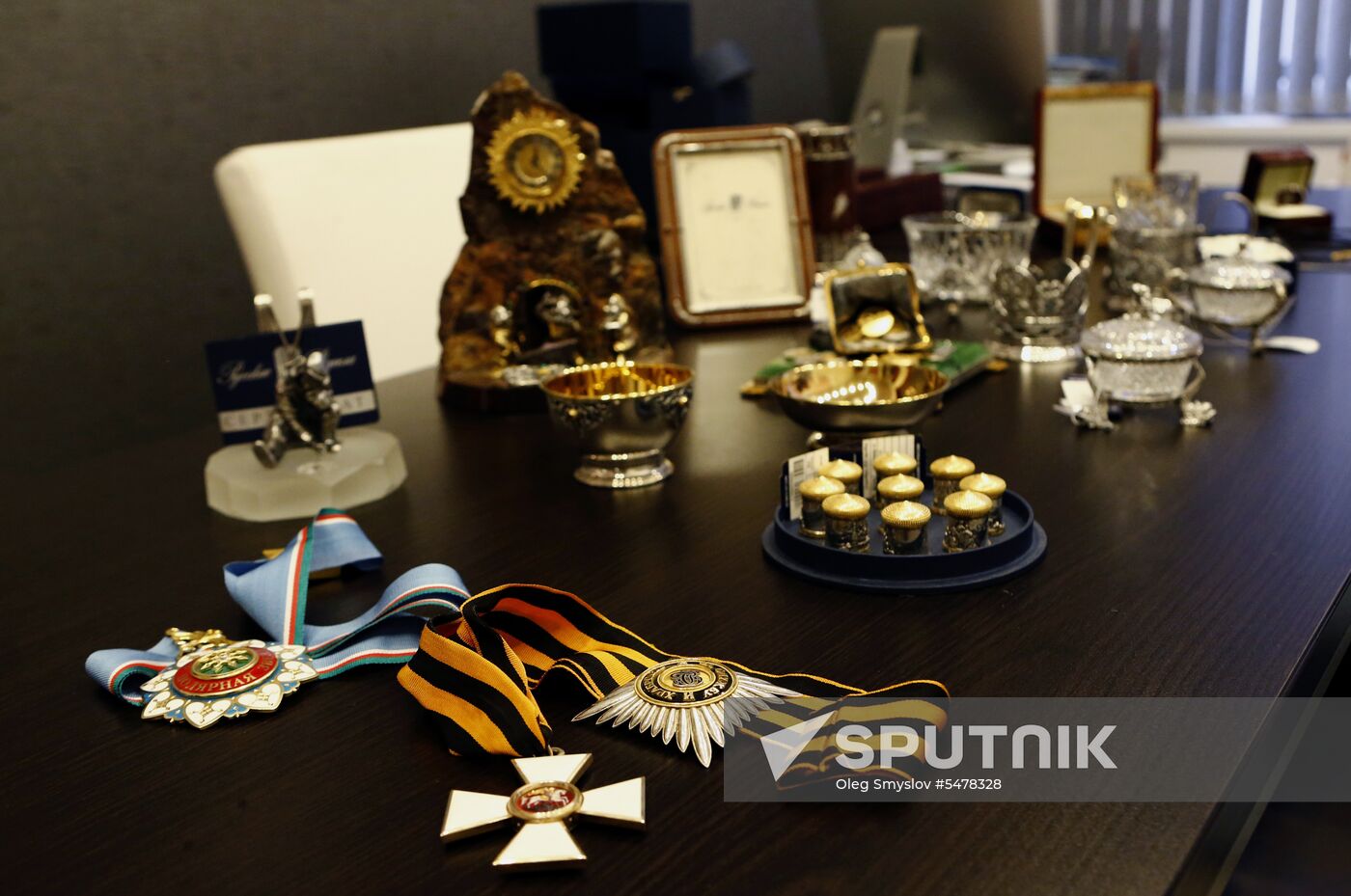 Production of state decorations at Russkiye Remyosla Plant in Yaroslavl