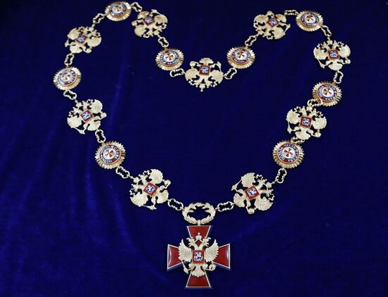 Production of state decorations at Russkiye Remyosla Plant in Yaroslavl