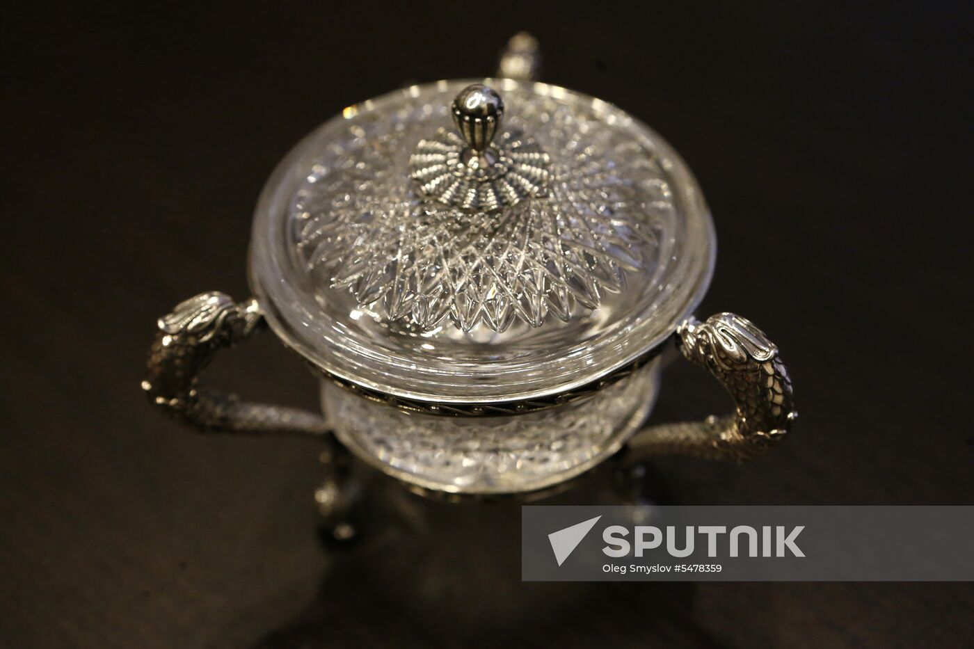 Production of state decorations at Russkiye Remyosla Plant in Yaroslavl