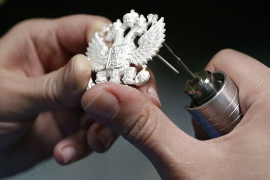 Production of state decorations at Russkiye Remyosla Plant in Yaroslavl