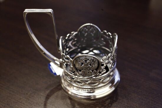 Production of state decorations at Russkiye Remyosla Plant in Yaroslavl