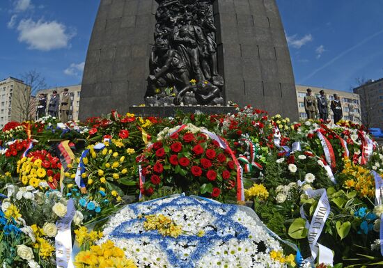 Commemorative event to mark 75th anniversary of Warsaw ghetto uprising