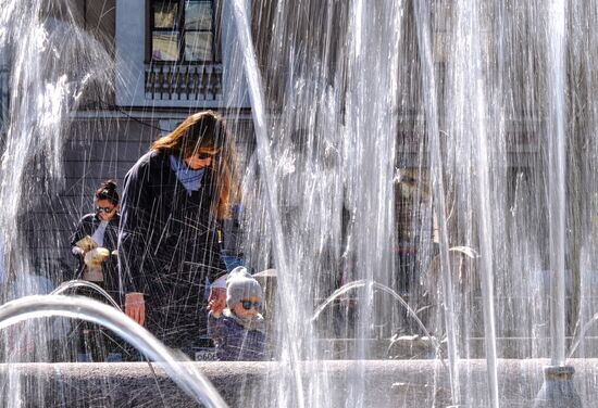 Fountain season opens in St. Petersburg