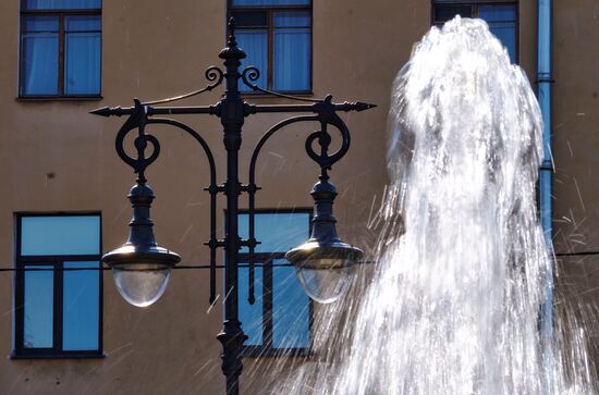Fountain season opens in St. Petersburg