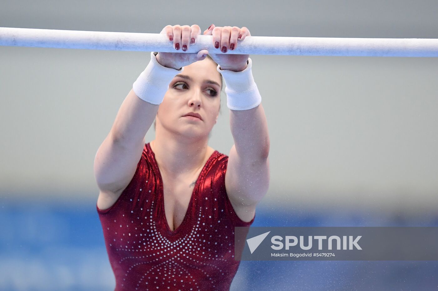 Aliya Mustafina returns to gymnastics