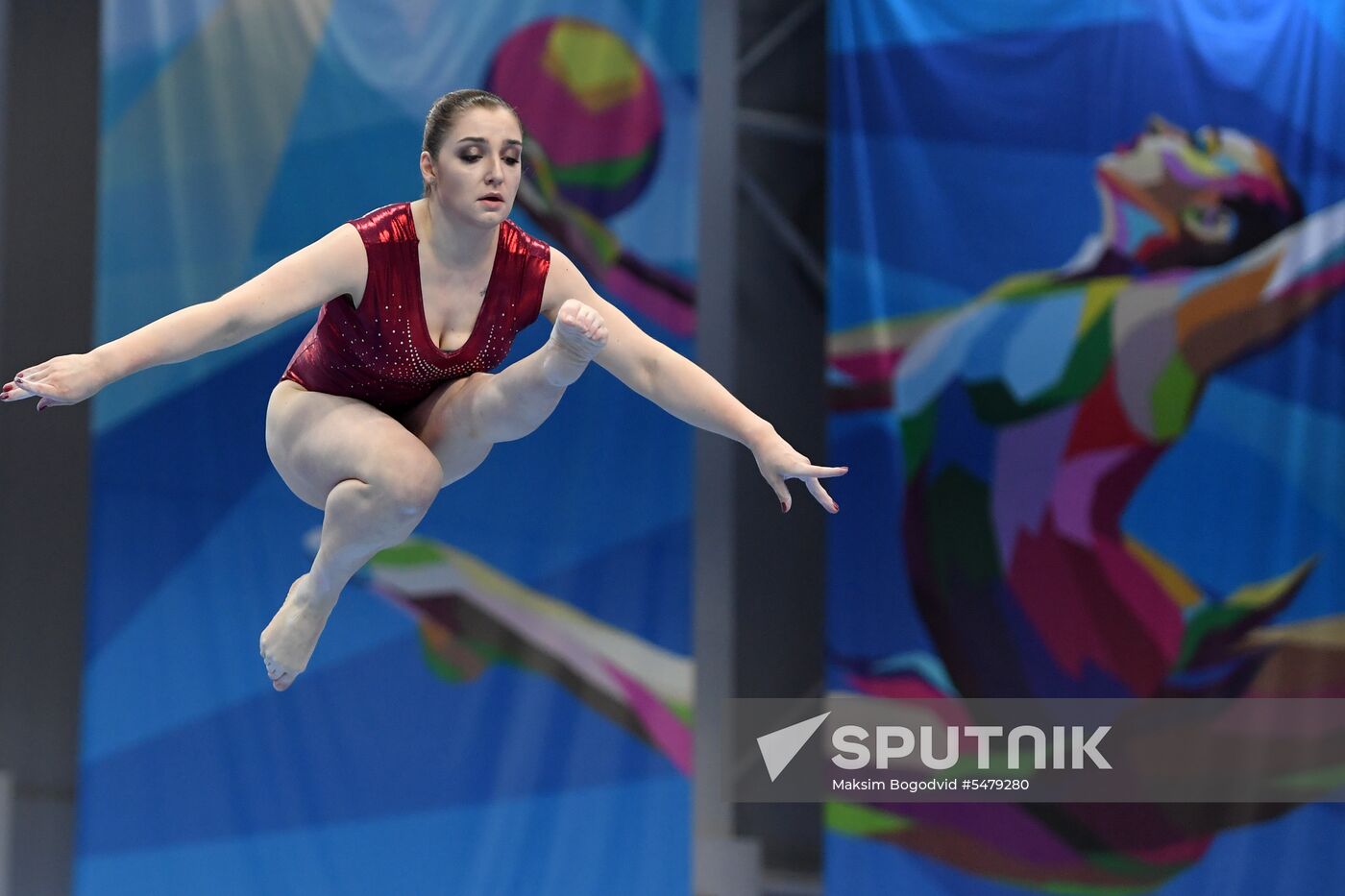 Aliya Mustafina returns to gymnastics