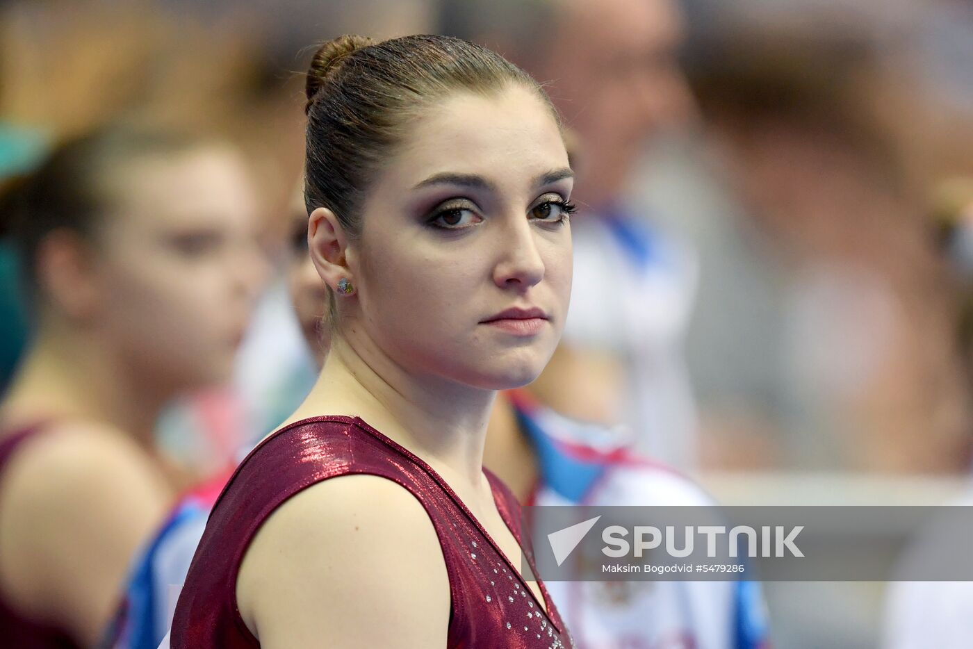 Aliya Mustafina returns to gymnastics