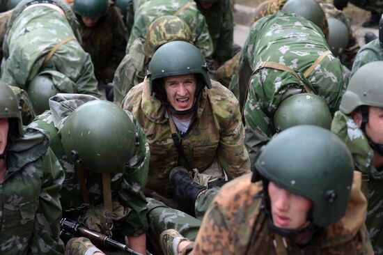 Exam to earn right to wear crimson beret in Belarus