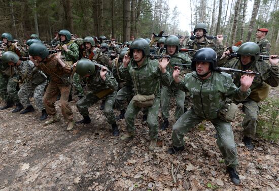 Exam to earn right to wear crimson beret in Belarus