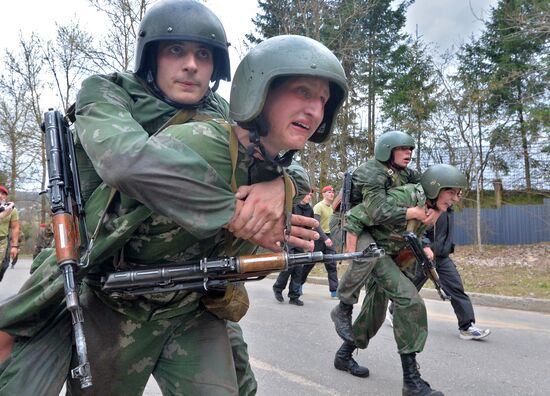 Exam to earn right to wear crimson beret in Belarus
