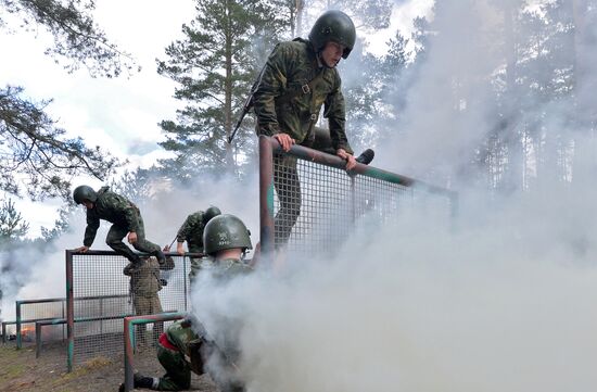Exam to earn right to wear crimson beret in Belarus