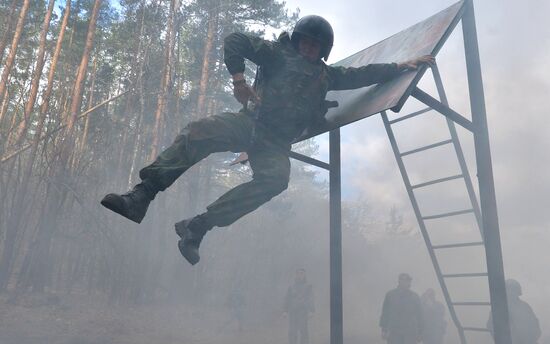 Exam to earn right to wear crimson beret in Belarus