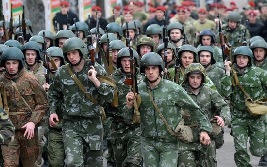 Exam to earn right to wear crimson beret in Belarus