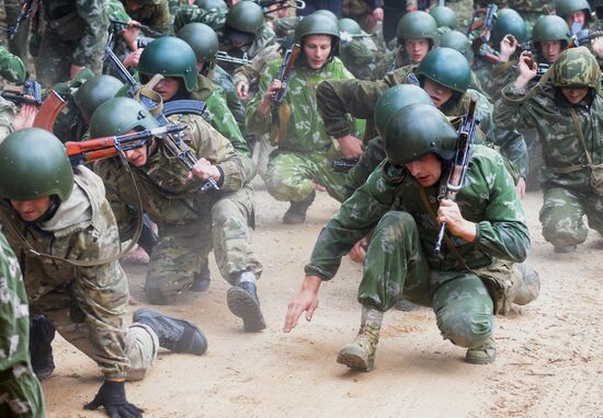 Exam to earn right to wear crimson beret in Belarus
