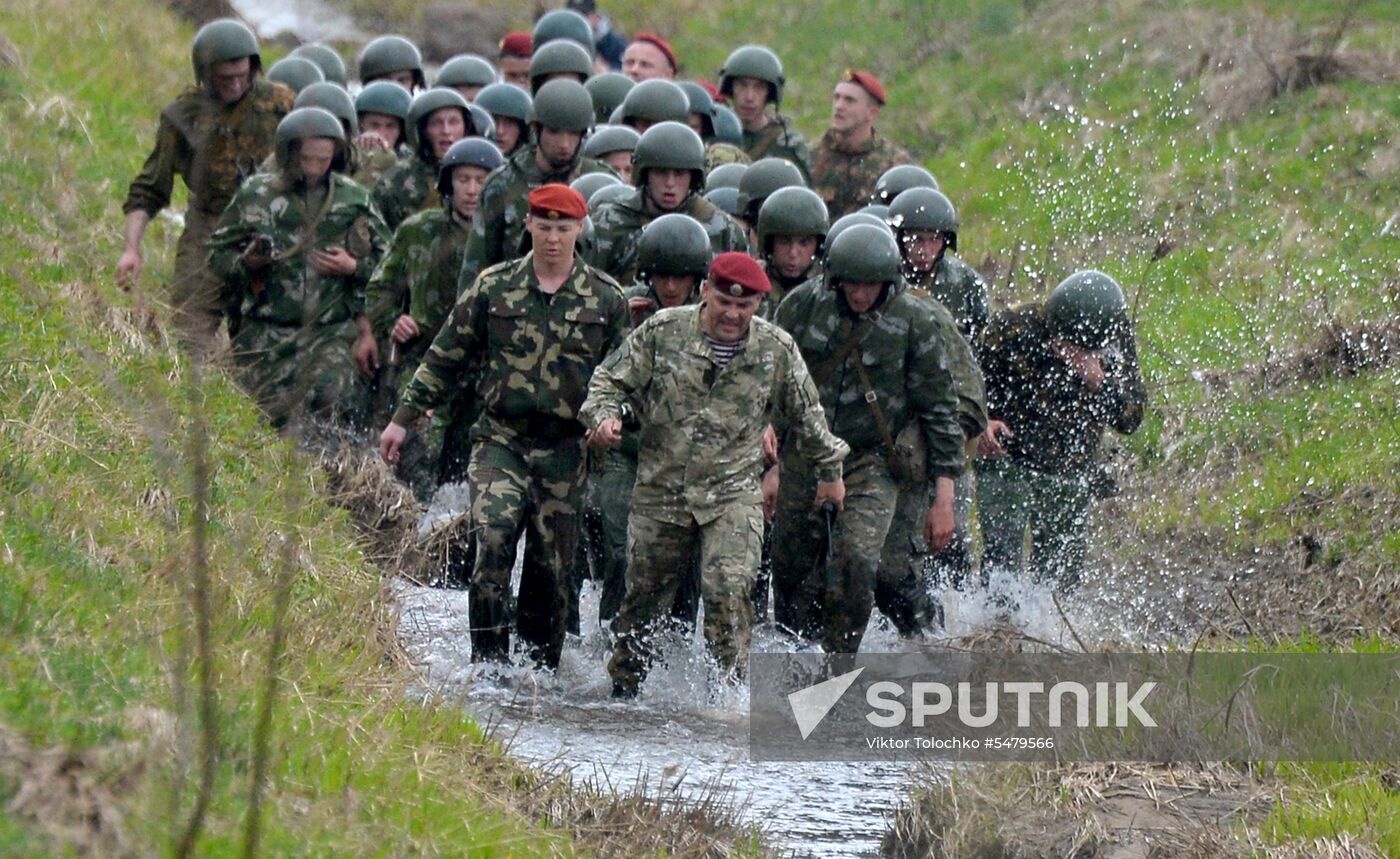 Exam to earn right to wear crimson beret in Belarus