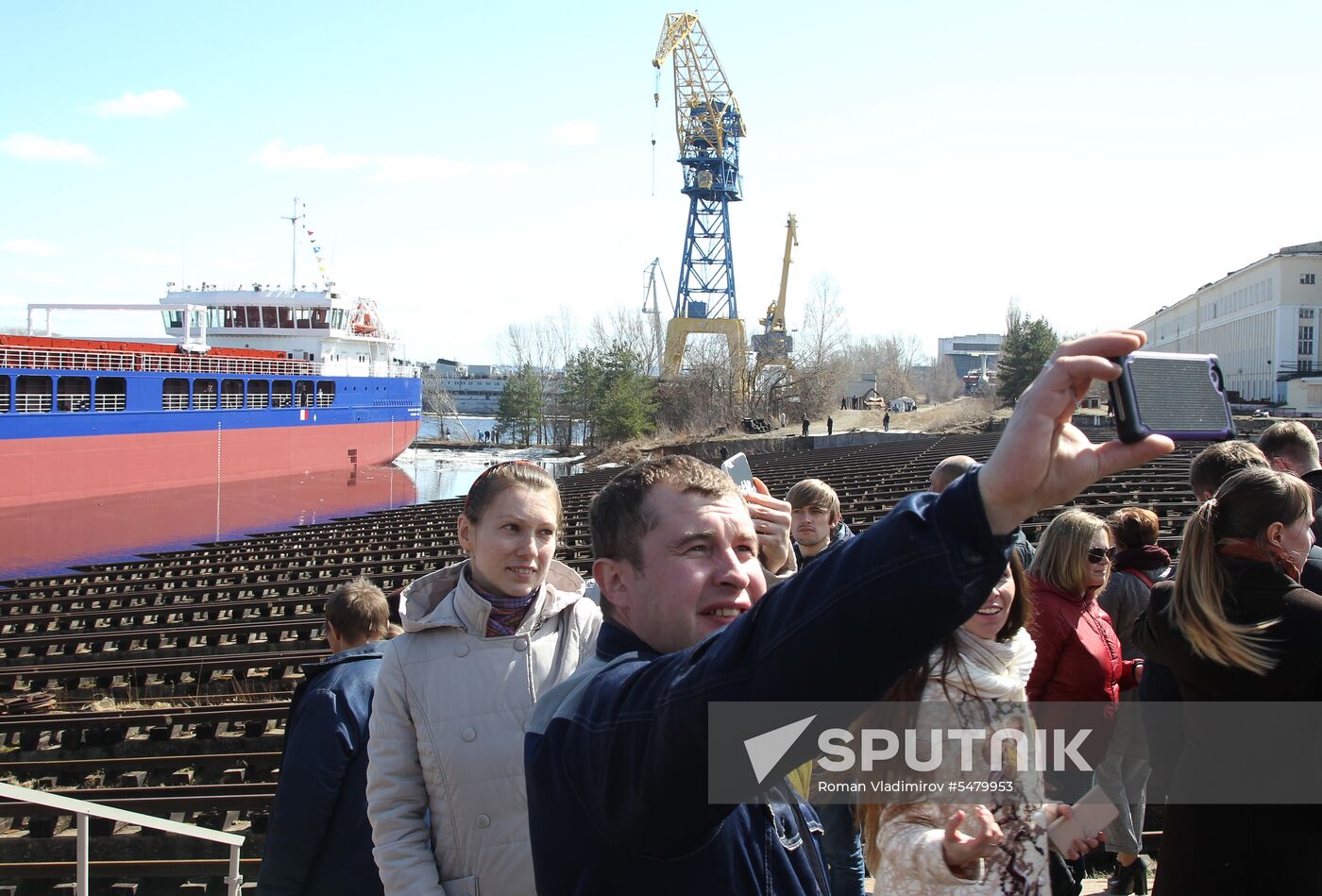 Nizhny Novgorod shipyard floats new dry cargo ship for Pola Rise