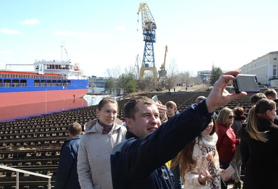 Nizhny Novgorod shipyard floats new dry cargo ship for Pola Rise