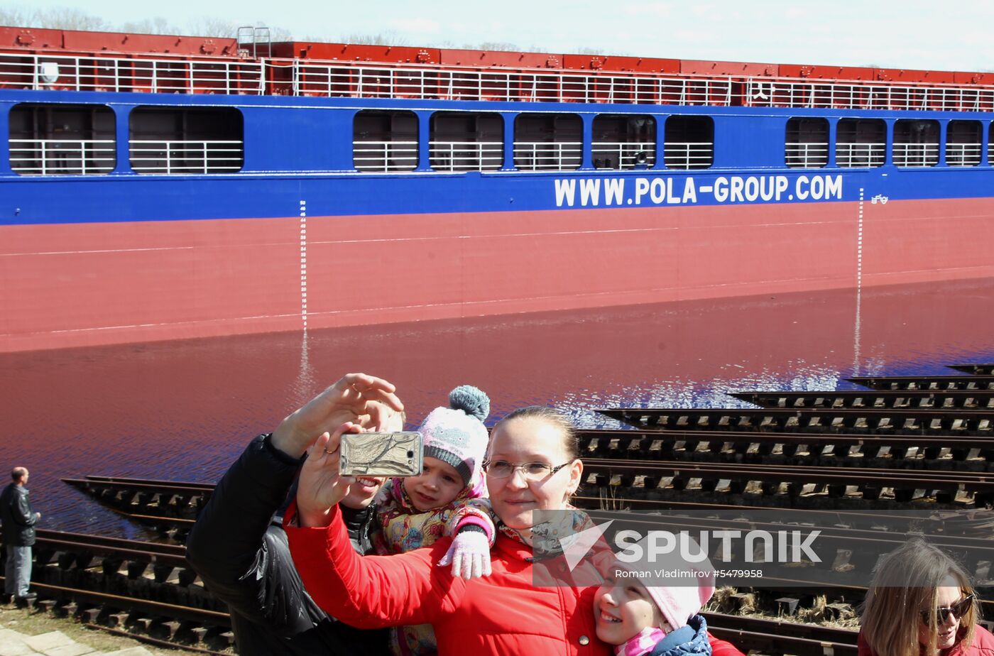 Nizhny Novgorod shipyard floats new dry cargo ship for Pola Rise