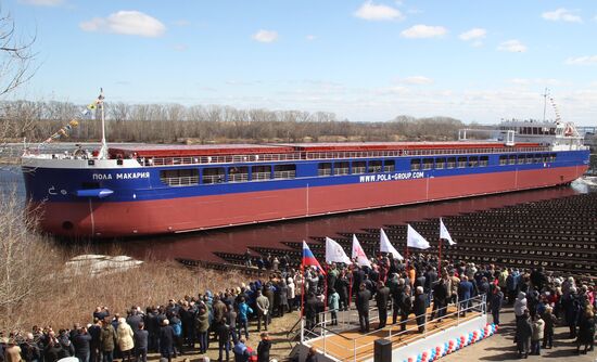 Nizhny Novgorod shipyard floats new dry cargo ship for Pola Rise