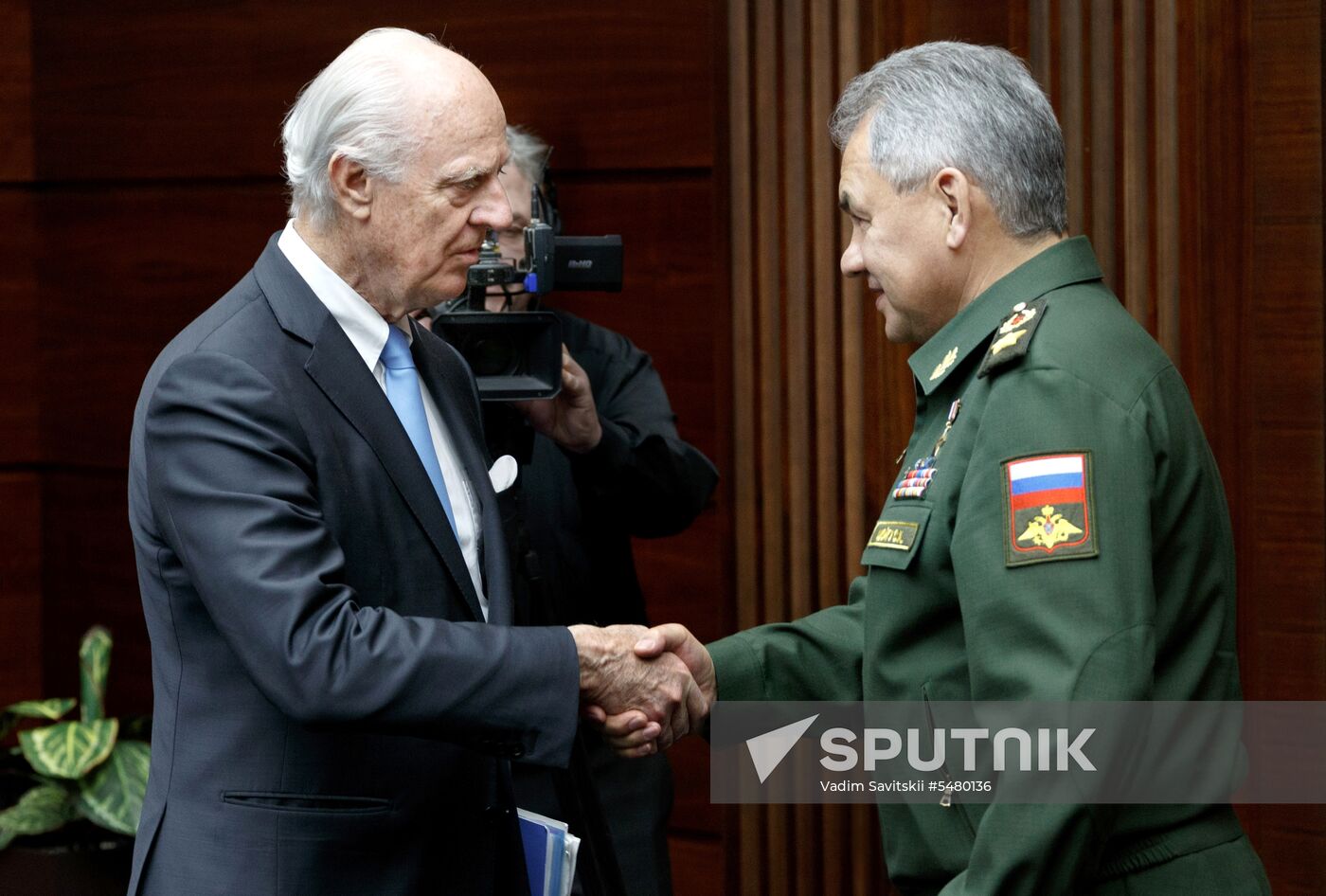 Russian Defense Minister Sergei Shoigu meets with UN Special Envoy for Syria Staffan de Mistura