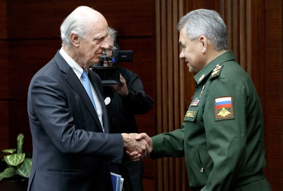 Russian Defense Minister Sergei Shoigu meets with UN Special Envoy for Syria Staffan de Mistura