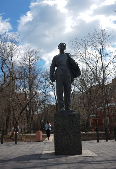 Vladimir Lenin monuments in Moscow