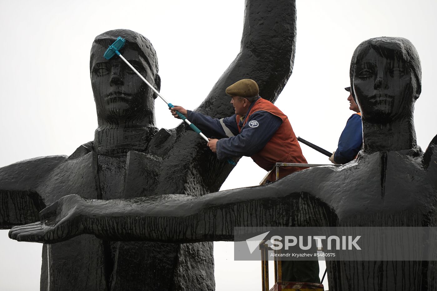 Voluntary city cleanup in Novosibirsk
