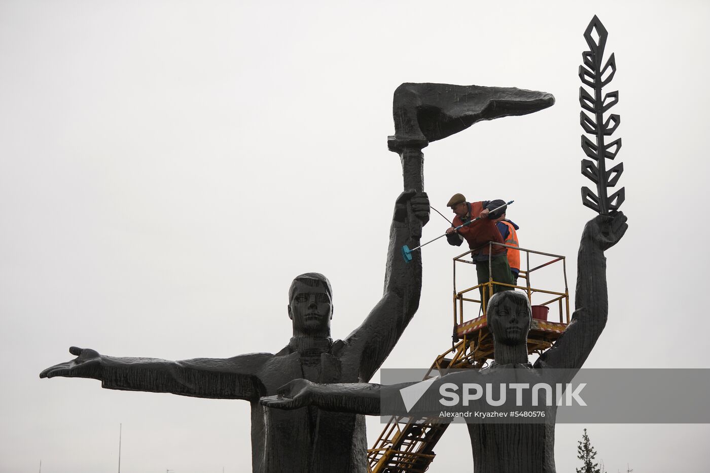 Voluntary city cleanup in Novosibirsk