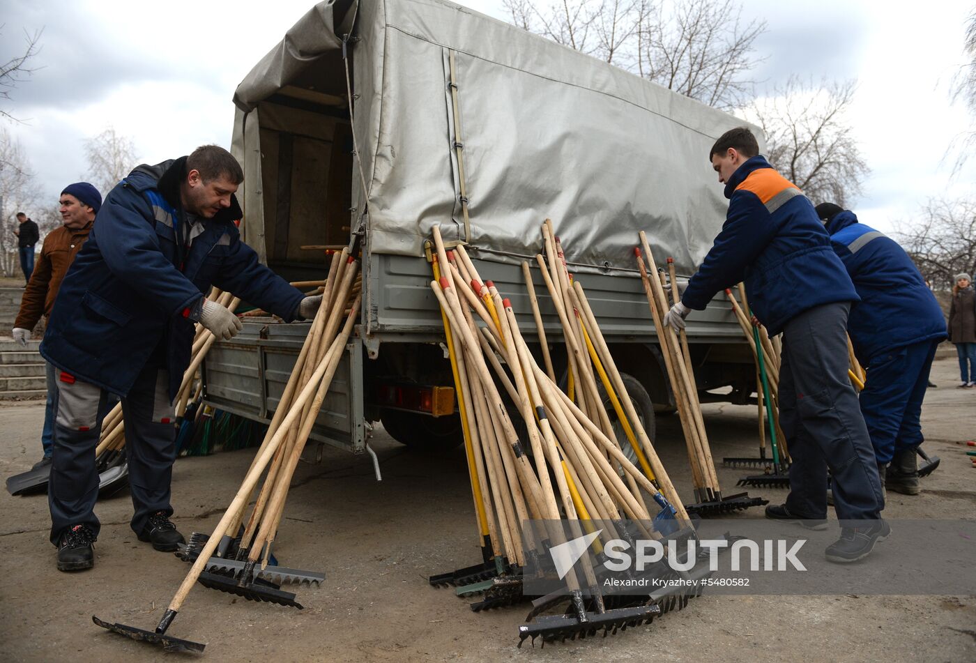 Voluntary city cleanup in Novosibirsk