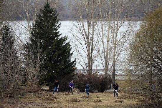 Voluntary city cleanup in Novosibirsk