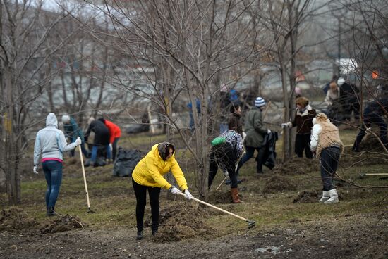 Voluntary city cleanup in Novosibirsk