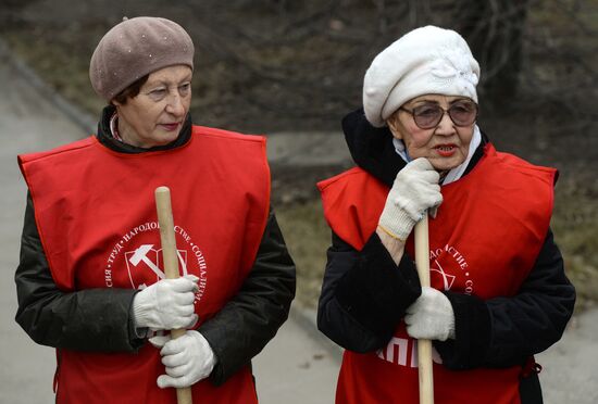Voluntary city cleanup in Novosibirsk