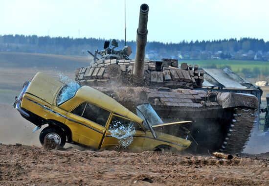 Tank Biathlon 2018 competition show in Belarus