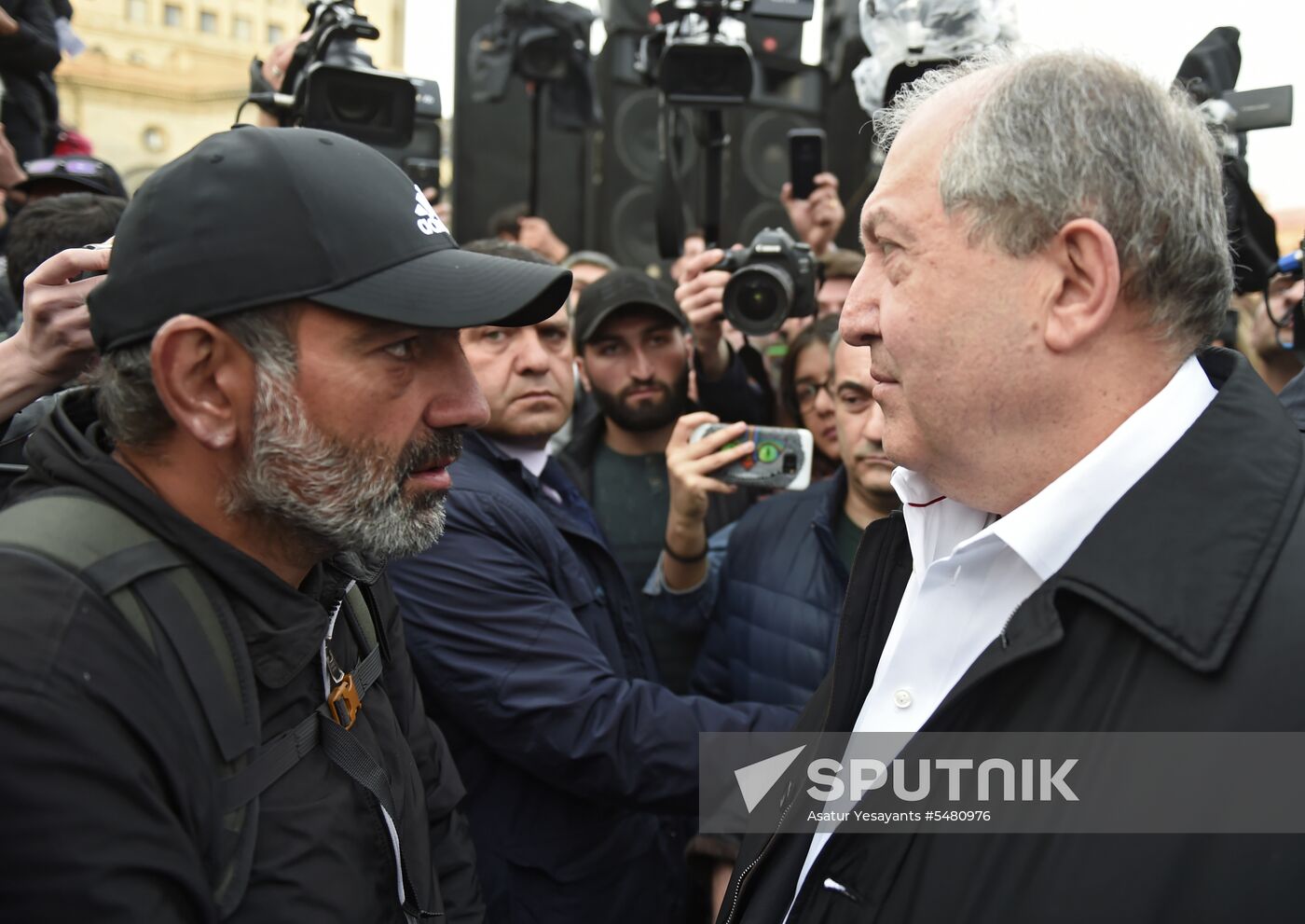 Armenia's Presdient Armen Sarisyan meets with protesters' leader Nikol Pashinyan