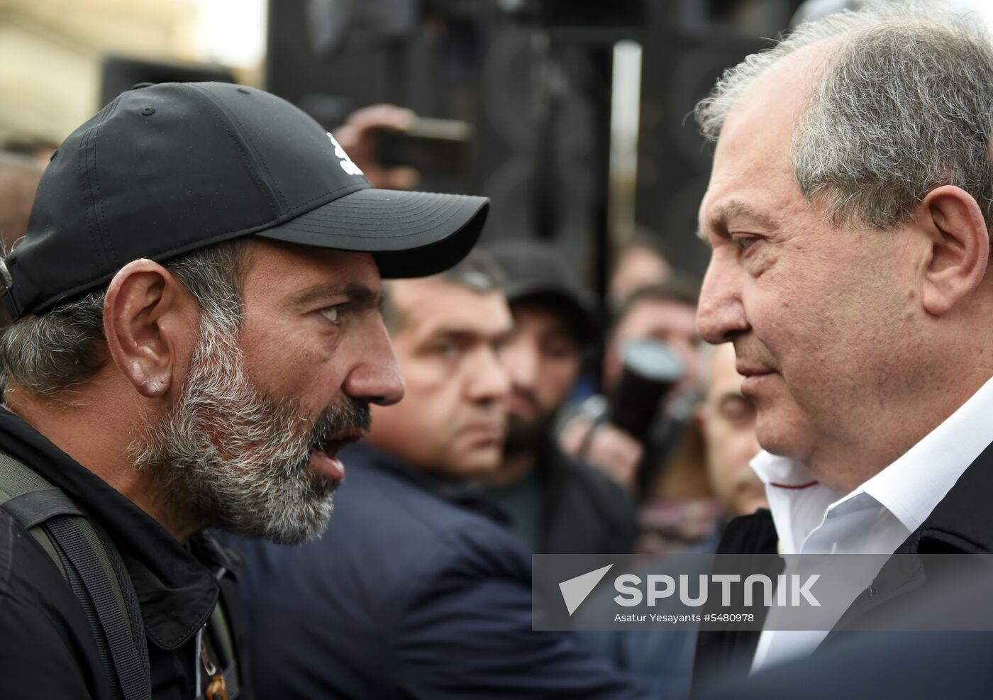 Armenia's Presdient Armen Sarisyan meets with protesters' leader Nikol Pashinyan