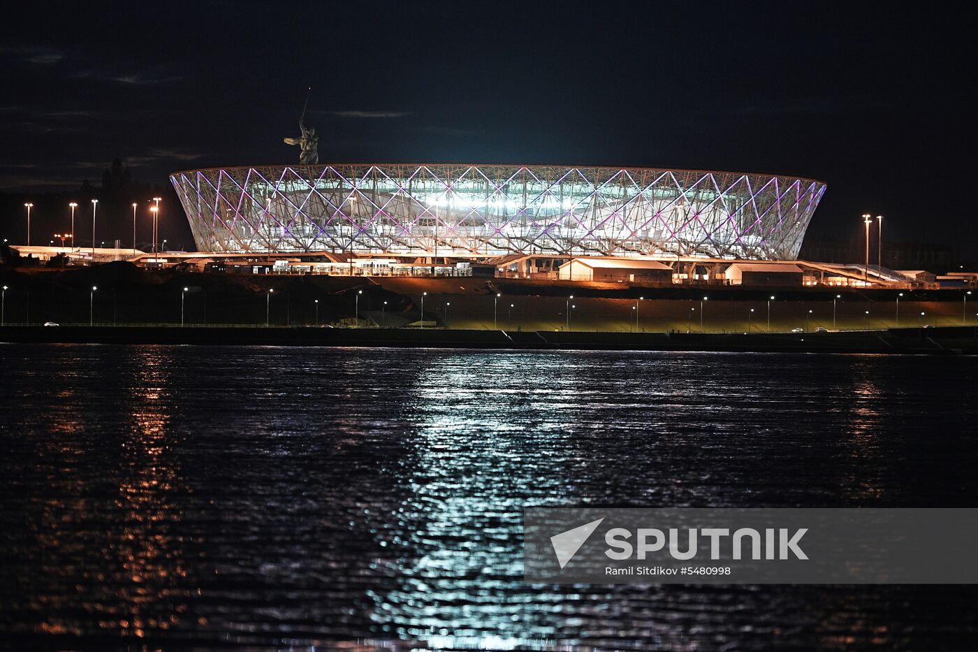 Football. Vogograd Arena hosts first official match